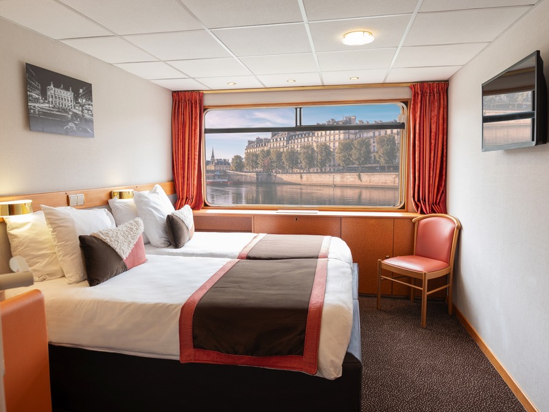 Upper Deck 2 Adjustable Twin Beds Cat A